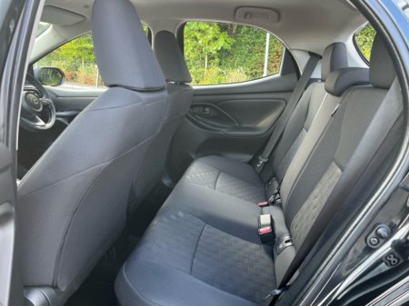 2025 Toyota Yaris Yaris Hybrid 115 Luna €27,450 thumbnail