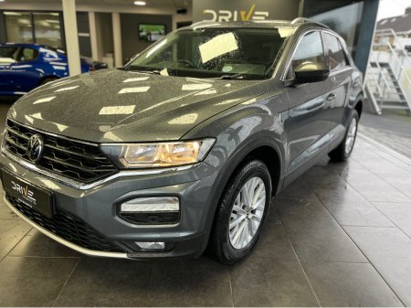 2022 Volkswagen T-Roc DESIGN SPORT 1.0 TSI 110HP €19,900 thumbnail