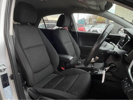 2022 Kia Rio - thumbnail 13