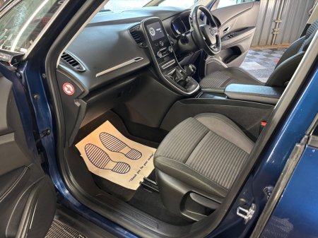 2019 Renault Grand Scenic - thumbnail 15