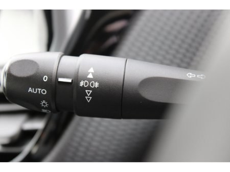 2018 Peugeot 2008 - thumbnail 20