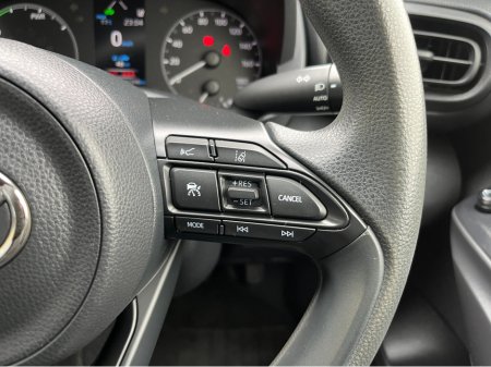 2021 Toyota Yaris - thumbnail 21