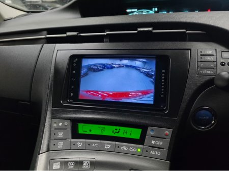 2013 Toyota Prius - thumbnail 9