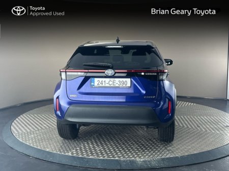 2024 Toyota Yaris Cross HYBRID LUNA SPORT BI-TONE €30,950 thumbnail