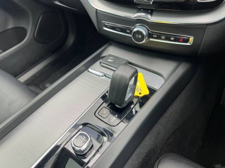 2023 Volvo XC60 - thumbnail 14