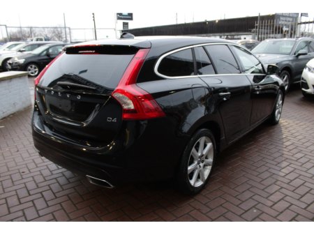 2016 Volvo V60 2.0D4 SE LUXURY EDITION  5DR ESTATE AUTOMATIC // HUGE SPEC // 122,000KM'S /IMMACUALTE CONDITION // BUY WITH CONFIDENCE AA AND SIMI APPROVED DEALER 2025 // FINANCE ARRANGED // ALL TRADE INS WELCOME // €15,950 thumbnail