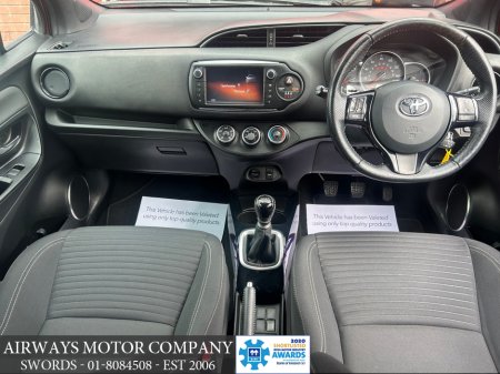 2016 Toyota Yaris 1.33 VVT-I  * DESIGN * 5 SPEED MANUAL * PHONE * MEDIASTREAM * CRUISE * AIRCON * ALLOYS * FOGS * €11,995