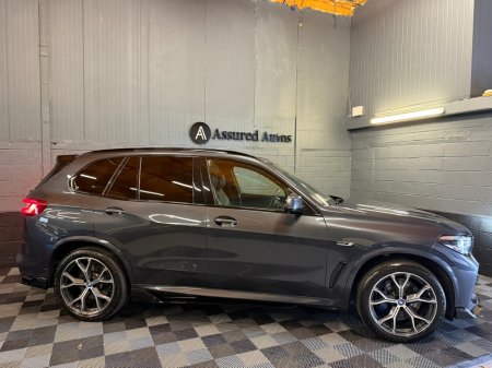 2022 BMW X5 xDrive45e M Sport €49,900 thumbnail