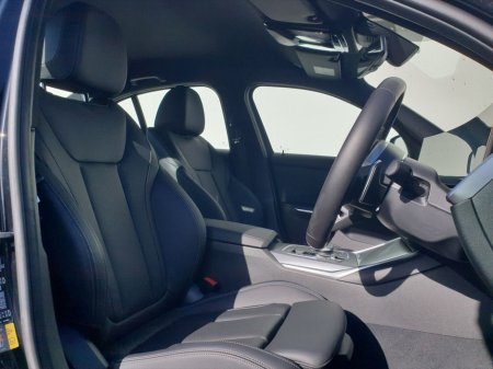 2025 BMW 3 Series - thumbnail 12