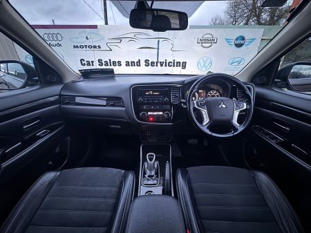 2016 Mitsubishi Outlander - thumbnail 28