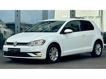 2019 Volkswagen Golf - view 2