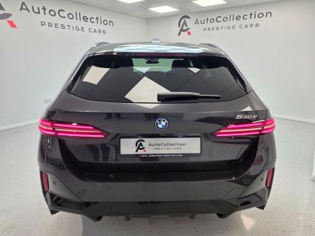 2025 BMW 5 Series - thumbnail 5