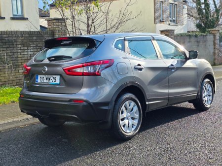 2019 Nissan Qashqai 1.2 XE 18 4DR €17,950 thumbnail