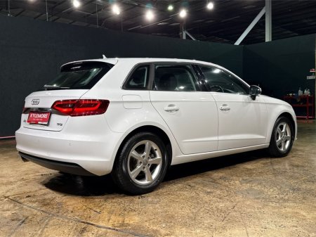 2016 Audi A3 1.4 TFSI - ALLOY WHEELS - MULTI FUNCTION STEERING WHEEL - CRUISE CONTROL - REVERSE CAMERA €14,950 thumbnail