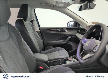 2025 Volkswagen Tiguan 3 ELEGANCE 1.5TSI 204HP DSG PHEV €54,950 thumbnail