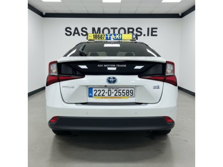 2022 Toyota Prius 1.8 Hybrid Luxury with Sat Navi & JBL €23,950 thumbnail