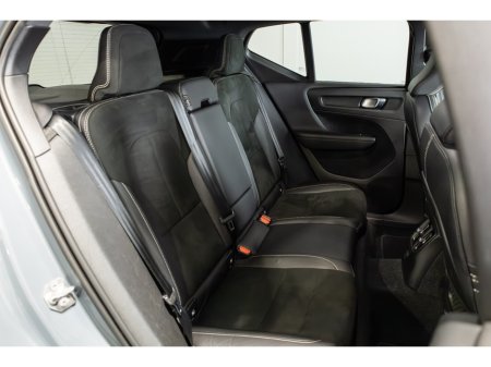 2020 Volvo XC40 - thumbnail 11