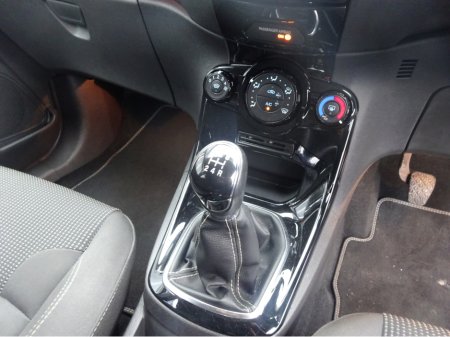 2016 Ford Fiesta TITANIUM 1.25 PETROL 60PS 5 DOOR LOW MILEAGE KEY 104 €9,950 thumbnail