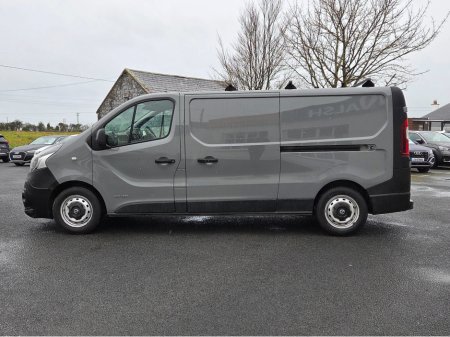 2018 Nissan NV300 - thumbnail 6