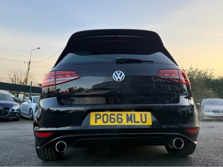 2016 Volkswagen Golf - thumbnail 3