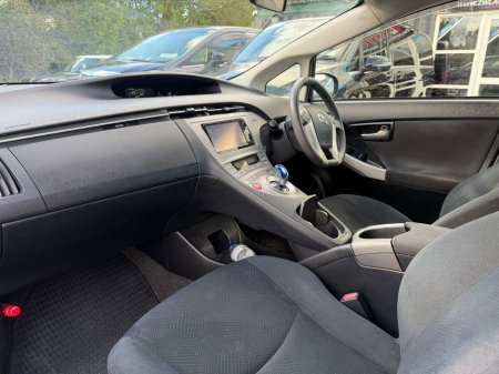 2015 Toyota Prius - thumbnail 15