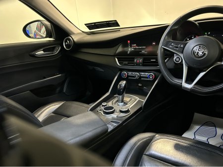2017 Alfa Romeo Giulia 2.2JTD 180HP SUPER LUXURY 4DR AUTO €16,900 thumbnail