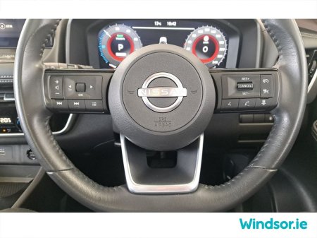 2023 Nissan X-Trail ePOWER SV PREMIUM 5 Seater €42,995 thumbnail
