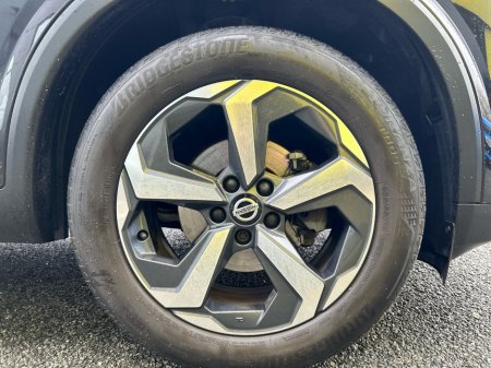 2022 Nissan Qashqai 1.3 HYB SV PREMIUM MY2 QQ MY22 4DR €27,950 thumbnail