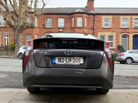 2018 Toyota Prius - thumbnail 6