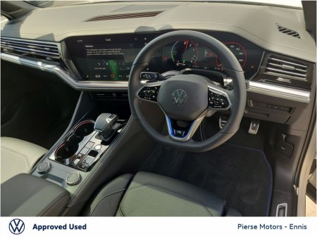 2025 Volkswagen Touareg 3.0 TSI PHEV 462HP R €92,950