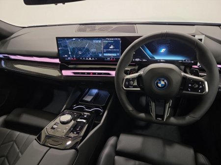 2026 BMW 5 Series - thumbnail 6