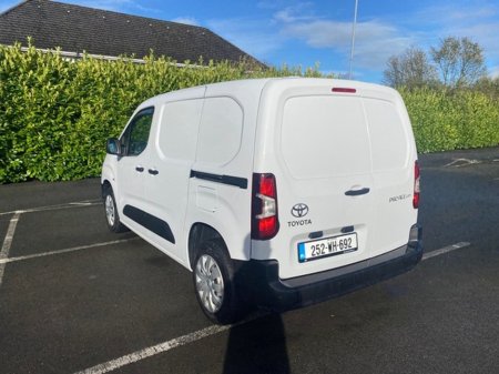 2025 Toyota Proace City SWB GX 100HP 650KGS €26,950 thumbnail