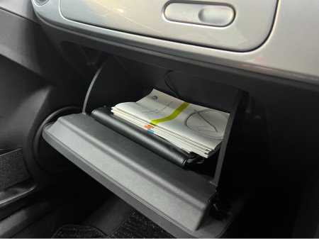 2013 Volkswagen Beetle - thumbnail 13