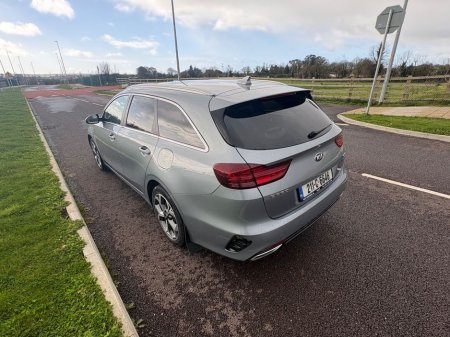 2021 Kia Ceed - view 4