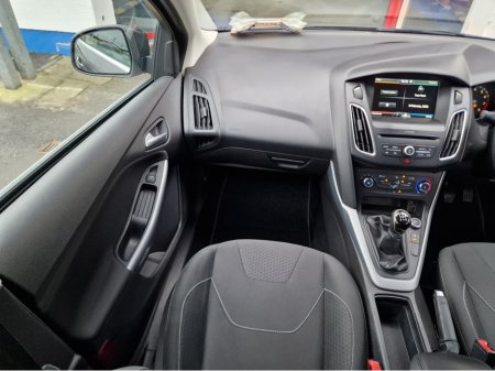 2016 Ford Focus 1.0 T ZETEC-FULL SERV.HISTORY-LOW MILEAGE €10,450 thumbnail