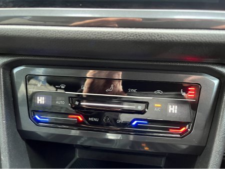 2023 Volkswagen Tiguan Allspace R-LINE 7 SEATER AUTOMATIC 2.0 TDI DIESEL //SAT NAV//ADAPTIVE CRUISE CONTROL//REVERSE CAMERA//HEATED SEATS AND STEERING WHEEL// €42,950 thumbnail