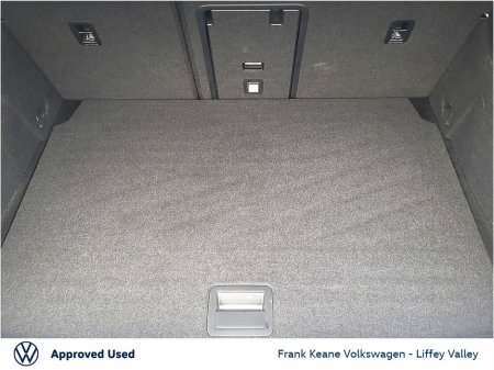 2024 Volkswagen Golf R-LINE 2.0 TDI 150HP *REAR VIEW CAMERA* *VALENCIA ALLOYS* CARPLAY & ANDROID AUTO* *PCP FINANCE AVAILABLE* €38,995 thumbnail