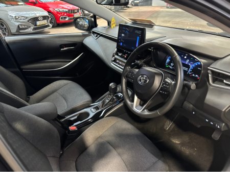 2023 Toyota Corolla LUNA SALOON 4DR AUTO €22,499 thumbnail