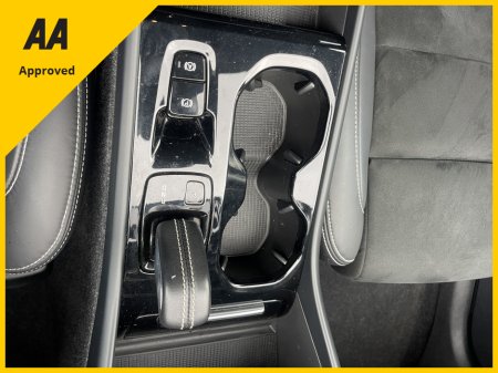 2021 Volvo XC40 R-DESIGN T4 RECHARGE FREE DELIVERY €32,750 thumbnail
