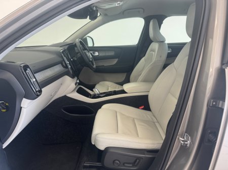 2020 Volvo XC40 - thumbnail 9