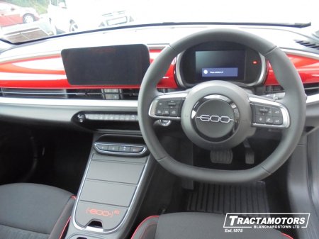 2025 Fiat 600 RED EDITION 115KW €27,999