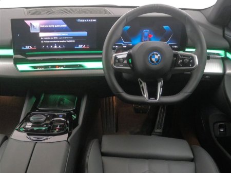 2025 BMW i5 - thumbnail 5