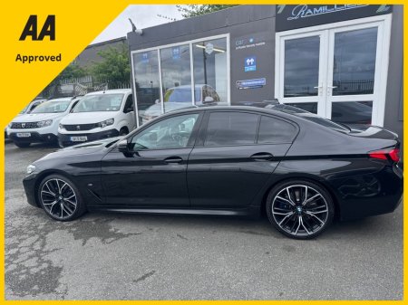 2022 BMW 5 Series - thumbnail 3