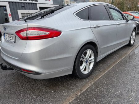 2017 Ford Mondeo - view 3