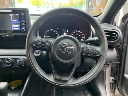 2021 Toyota Yaris - thumbnail 7