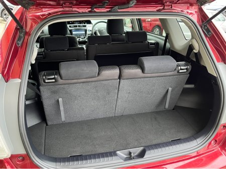 2019 Toyota Prius Alpha - thumbnail 9