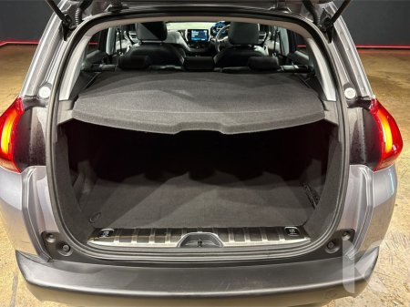 2020 Peugeot 2008 - thumbnail 11