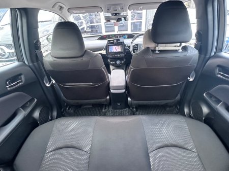 2021 Toyota Prius 1.8 Hybrid Luxury €19,950 thumbnail