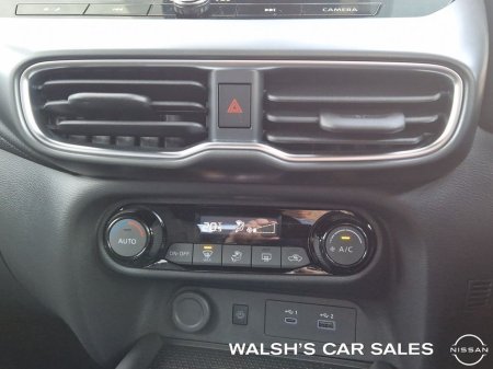 2025 Nissan Juke 1.6 HYB SV Premium MY24 1 €35,950 thumbnail