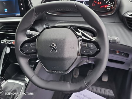 2023 Peugeot 2008 ACTIVE 1.2 100 BHP LOW KMS €23,750 thumbnail